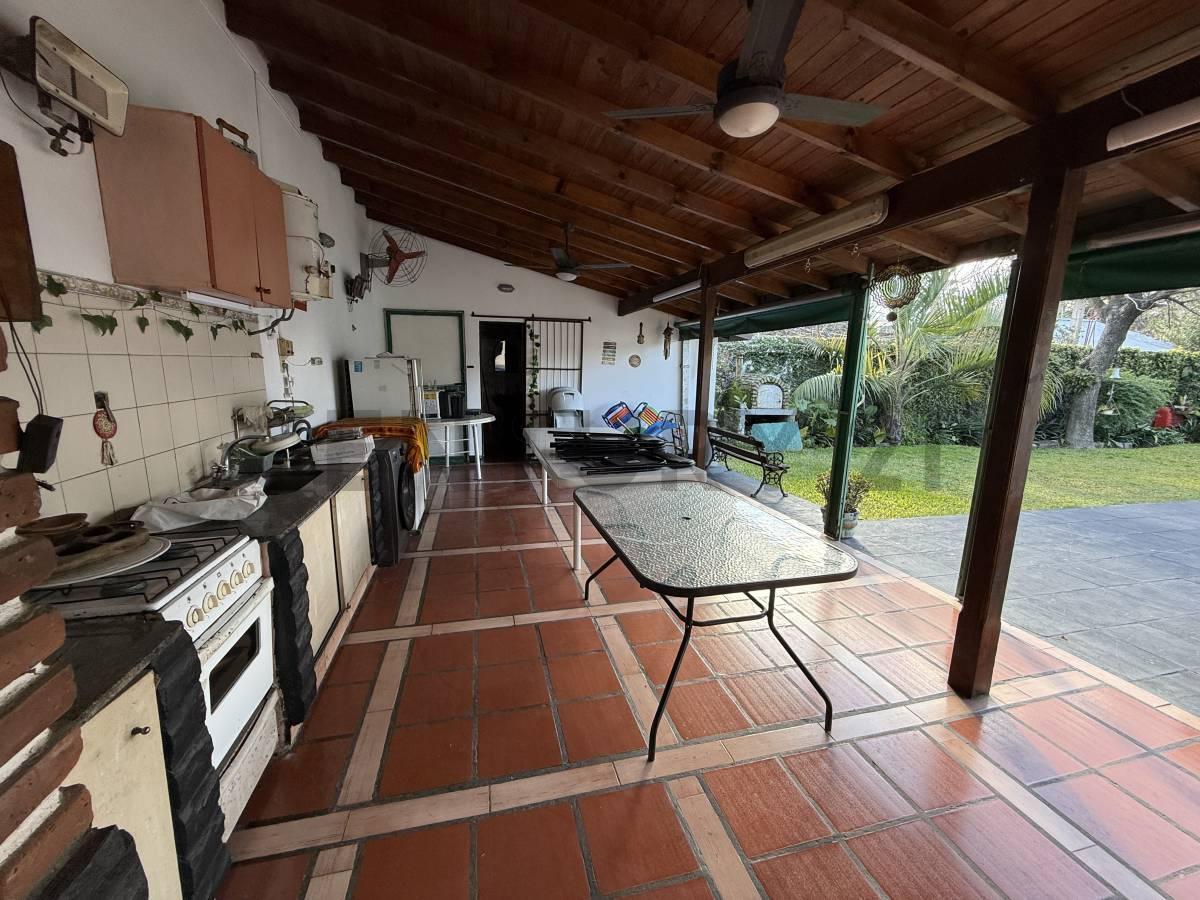Foto de VENTA CASA 5 AMBIENTES EN HURLINGHAM -APTA CREDITO HIPOTECARIO- TOMA, imagen 3