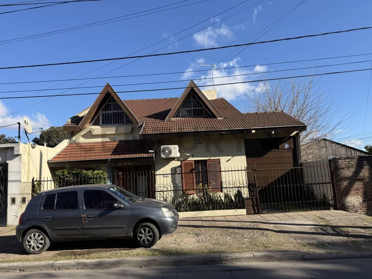 Foto de VENTA CASA 5 AMBIENTES EN HURLINGHAM -APTA CREDITO HIPOTECARIO- TOMA, imagen 5