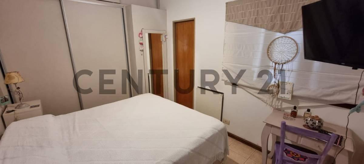 Foto de VENTA CASA MULTIFAMILIAR EN LANUS OESTE, imagen 3