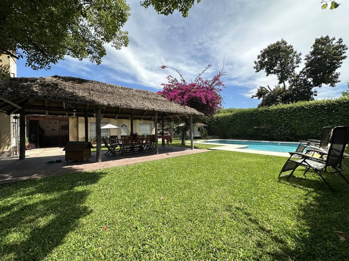 Foto de VENTA CASA 7 AMBIENTES CON PILETA, QUINCHO Y AMPLIO LOTE – SAN MIGUEL, imagen 1