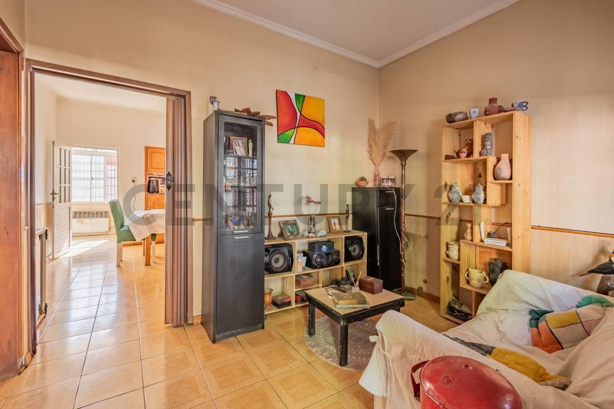 Foto de Venta PH 3 ambientes con cochera, patio y terraza - Acepta permutas, imagen 4