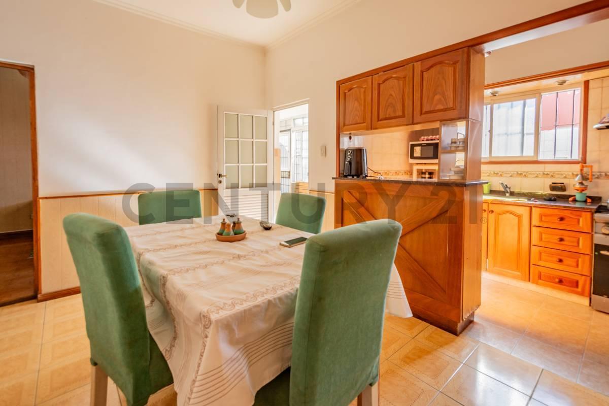 Foto de Venta PH 3 ambientes con cochera, patio y terraza - Acepta permutas, imagen 3