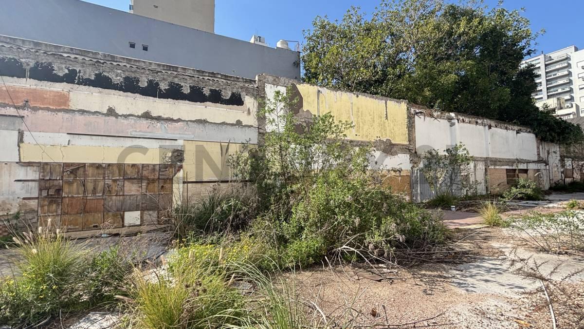 Foto de Lote 877 m² frente a Plaza Grigera – Zona R1.1 Alta Densidad – Lomas de, imagen 3