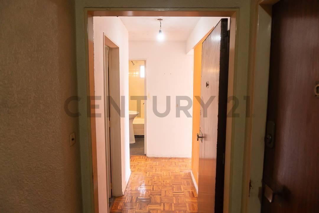 Foto de VENTA DEPTO 2 AMBIENTES 8vo Piso - SARANDI, imagen 3