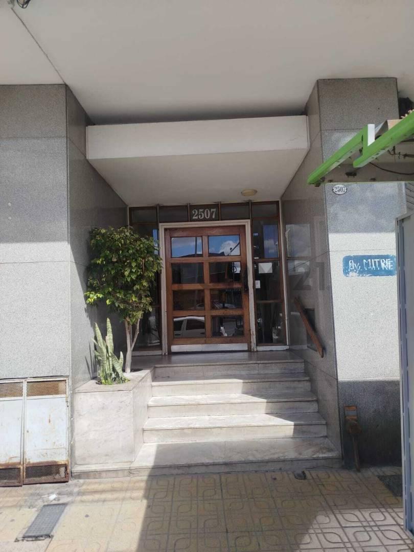 Foto de VENTA DEPTO 2 AMBIENTES 8vo Piso - SARANDI, imagen 1