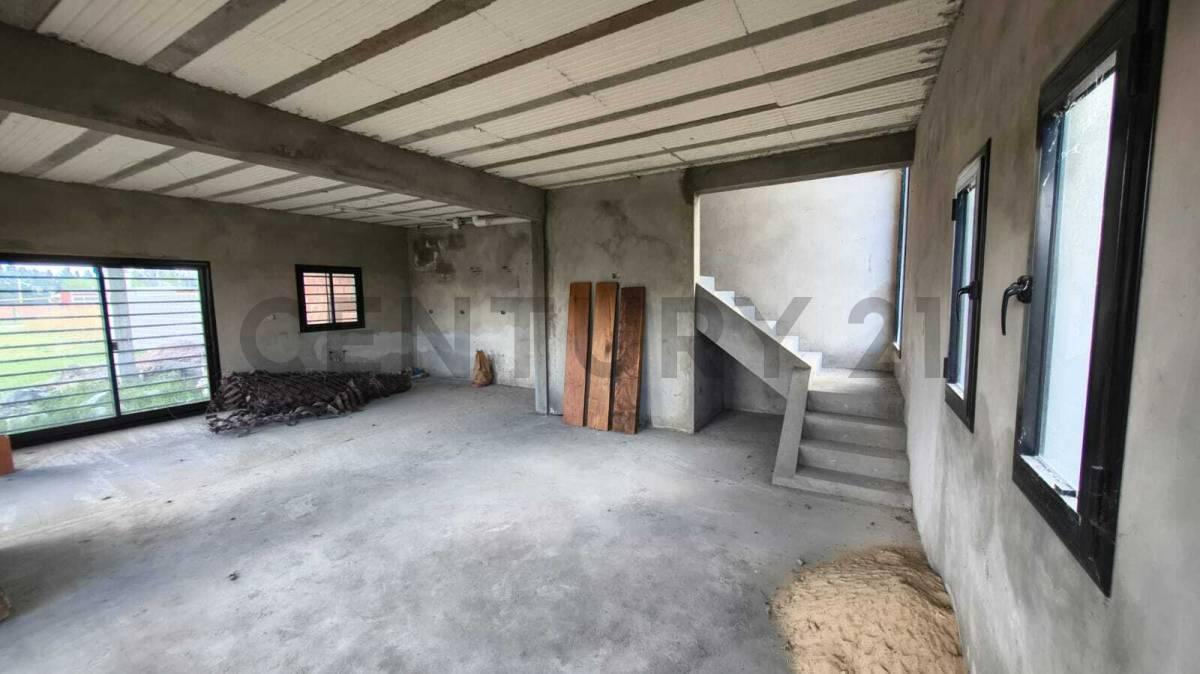 Foto de CASA 4 AMBIENTES A TERMINAR EN BARRIO PETION CHICO CAÑUELAS, imagen 3