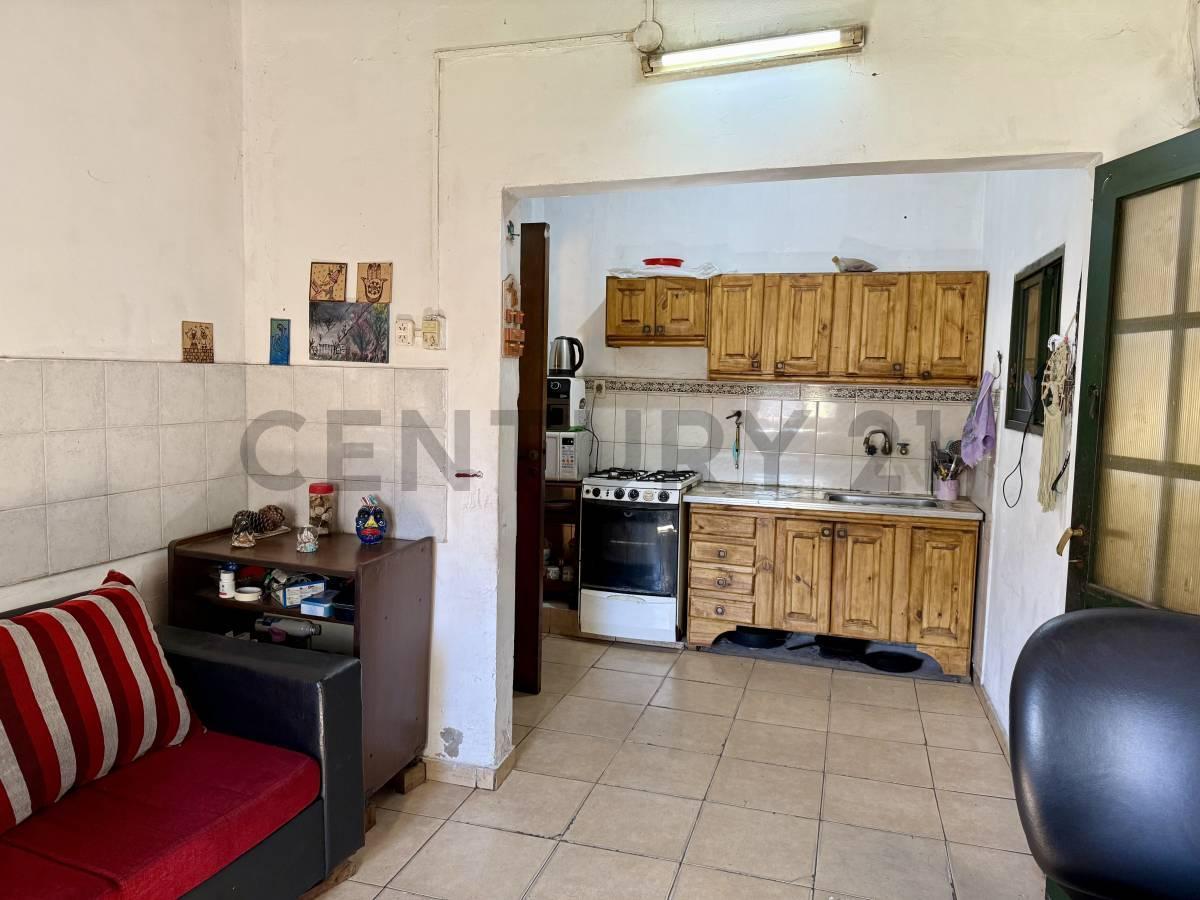 Foto de Venta Casa 3 ambientes con patio y parrilla en Moron + FINANCIACIÓN, imagen 3