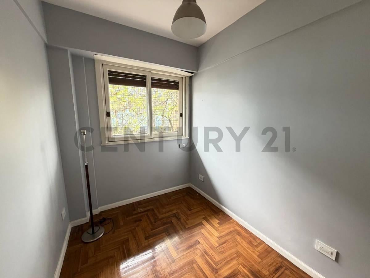 Foto de VENTA DEPARTAMENTO 3 AMBIENTES RECICLADO CON BALCÓN EN VENTA – BARRACAS, imagen 2
