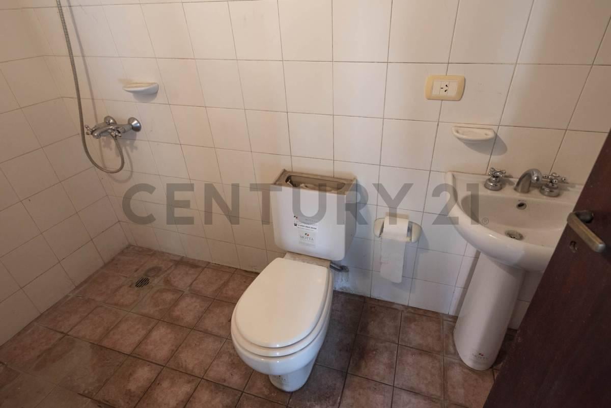 Foto de VENTA CASA-LOTE EN BELLA VISTA IDEAL LOTEO O EMPRENDIMIENTO 2080M2, imagen 3