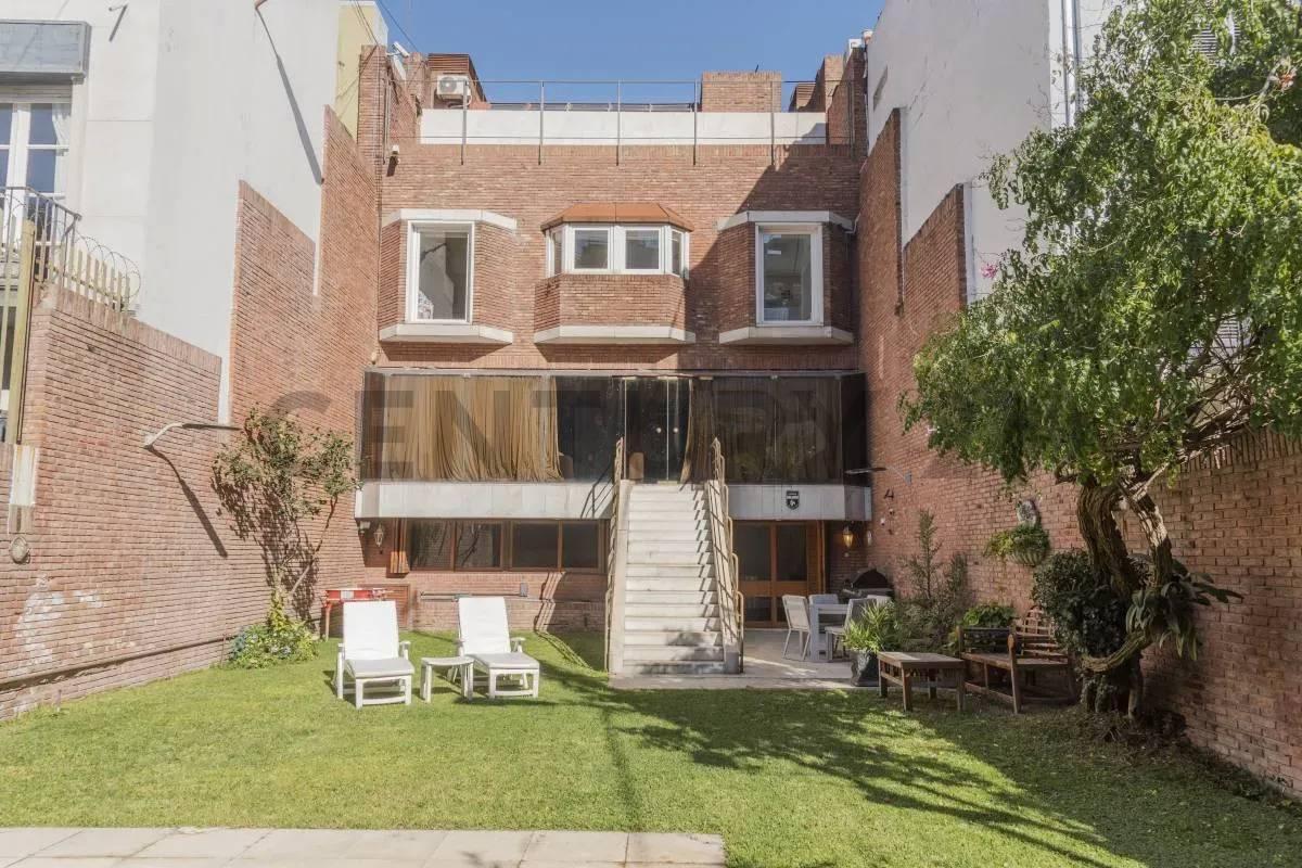 Foto de Casa de 500 m² en Barrio Parque, sobre Juez Tedín, imagen 2