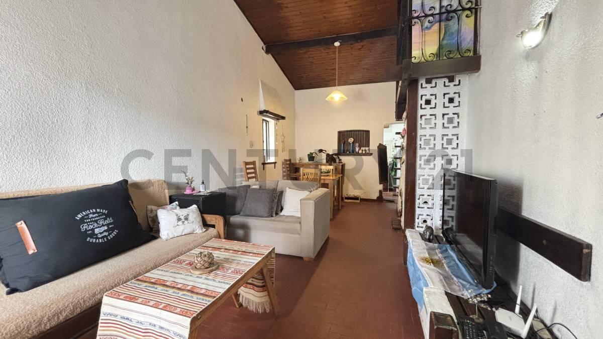 Foto de Casa de 3 ambientes con jardín en Carapachay, imagen 1