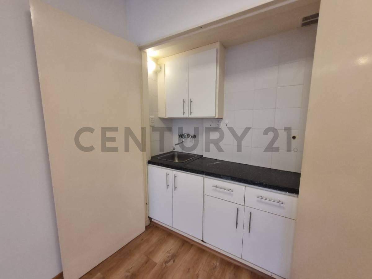 Foto de VENTA MONOAMBIENTE DIVISIBLE APTO PROFESIONAL EN RETIRO – A METROS DE, imagen 2