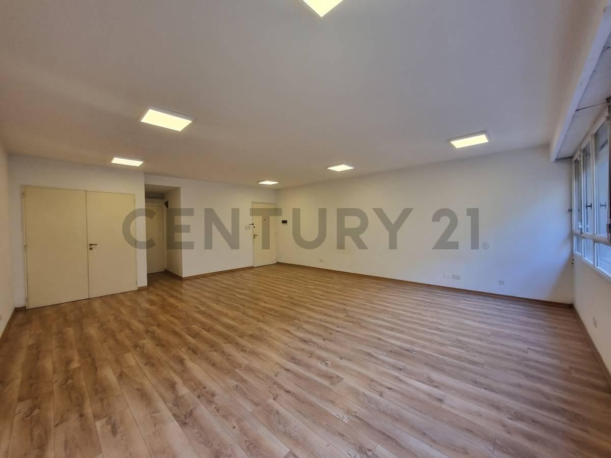 Foto de VENTA MONOAMBIENTE DIVISIBLE APTO PROFESIONAL EN RETIRO – A METROS DE, imagen 1