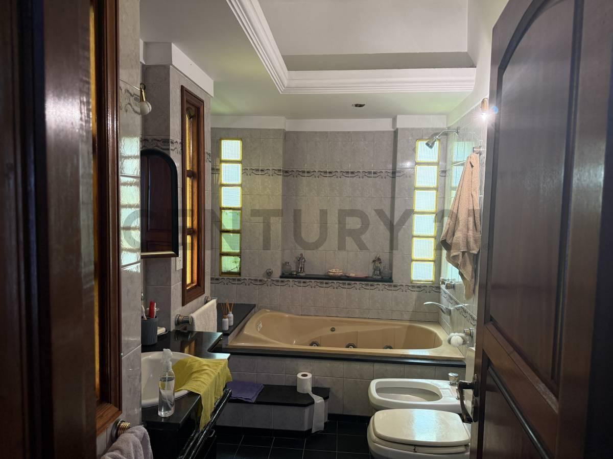 Foto de VENTA CASA 6 AMBIENTES EN SAN MIGUEL – LOTE 720 m² – toma permuta, imagen 5