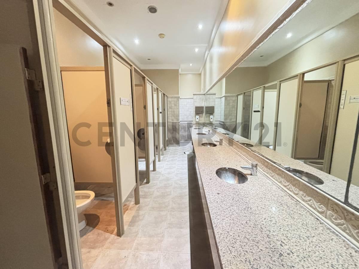 Foto de Alquiler Oficina 687 m² – Edificio Histórico en Galería Güemes, Vista a, imagen 3