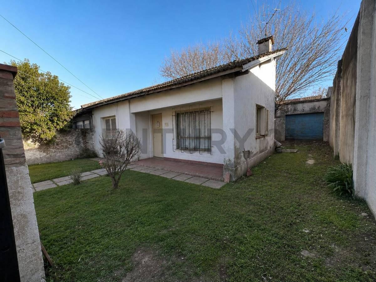 Foto de VENTA OPORTUNIDAD DE INVERSION CASA + LOCAL SOBRE LOTE DE 444m2, imagen 1