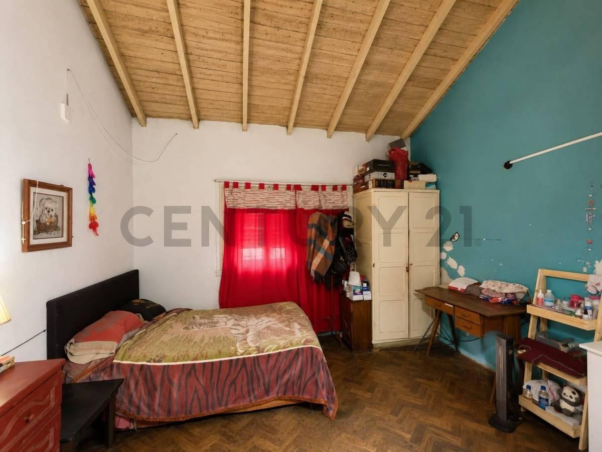 Foto de VENTA OPORTUNIDAD DE INVERSION CASA + LOCAL SOBRE LOTE DE 444m2, imagen 4
