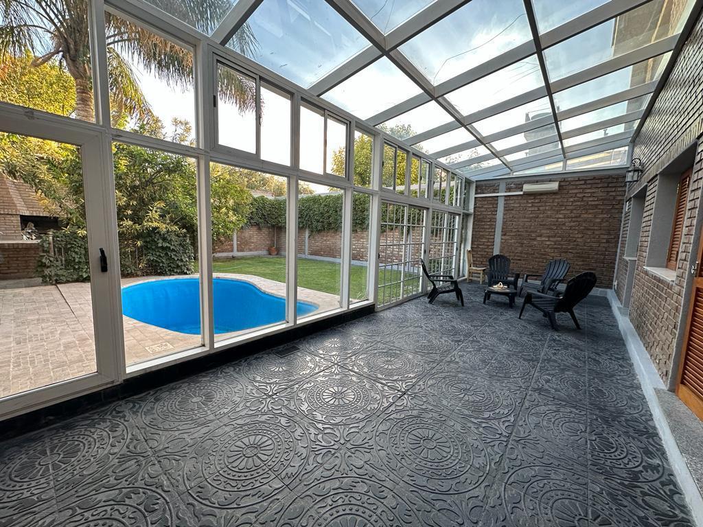 Importante Casa en Venta en Mendoza Ciudad 1
