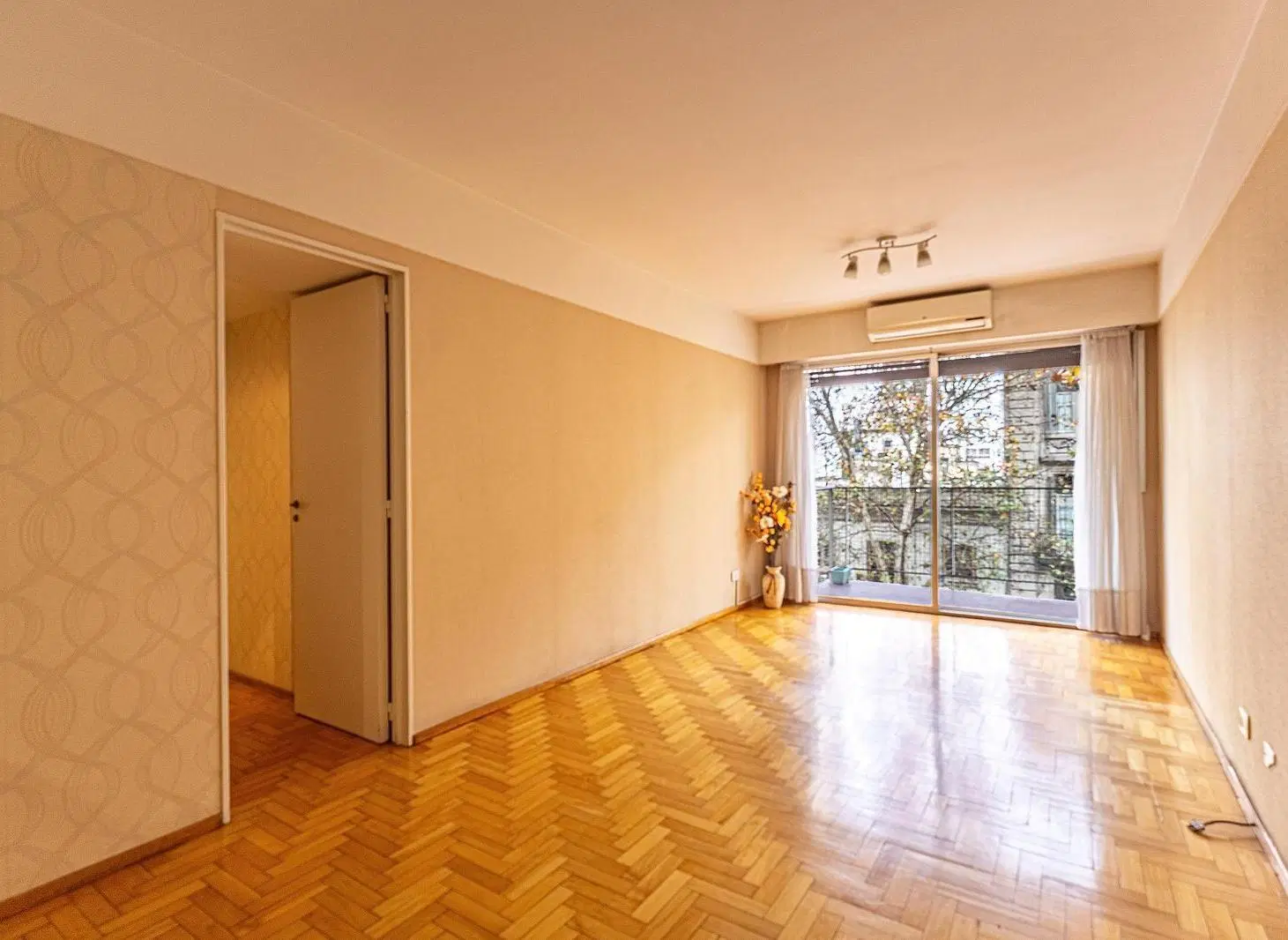 DEPARTAMENTO EN VENTA EN RECOLETA CON COCHERA 2