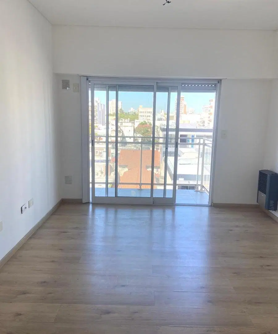 Departamento en  Alquiler con Cochera 3