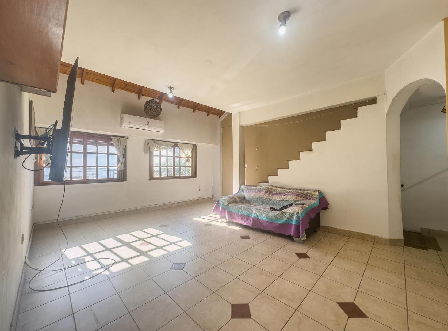 Venta PH 4 amb con patio | luz | divisible | opcional Local comercial | Munro