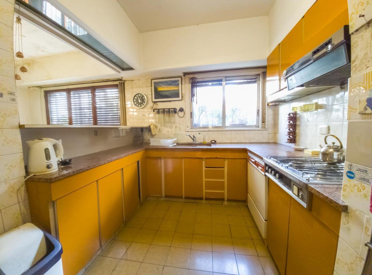 Foto de PH Casa, Flores, 8 ambientes, 3 Dorm, 2 baños, 2 Toilette, Depend, imagen 3