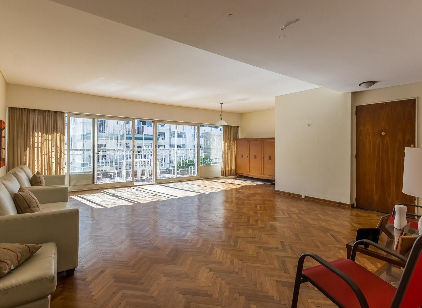 Foto de Venta en Belgrano 4 ambientes con cochera, imagen 3