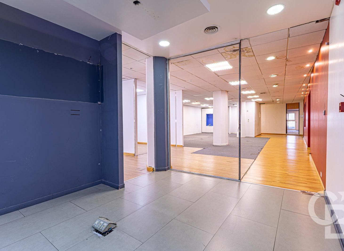 Foto de Oficinas en Venta en San Nicolás. Edificio en Block. Chalet "Muebles, imagen 2