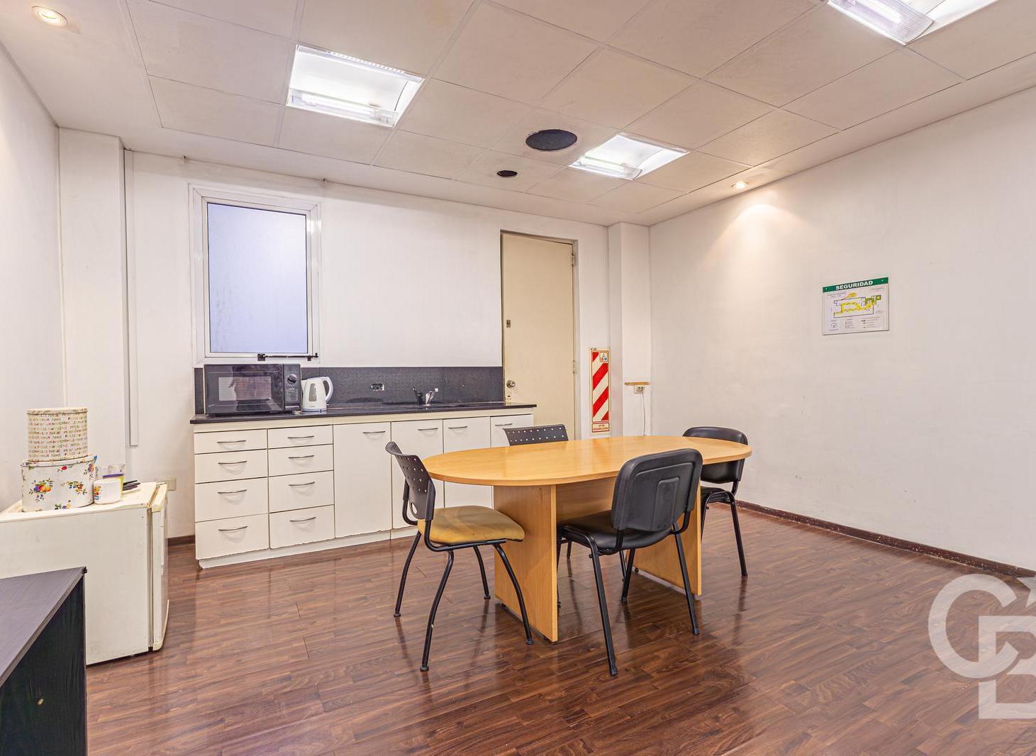 Foto de Oficinas en Venta en San Nicolás. Edificio en Block. Chalet "Muebles, imagen 5