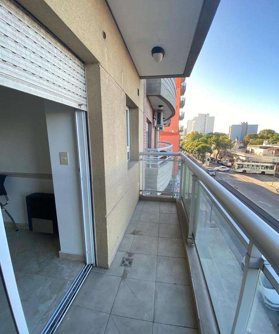 Foto de Departamento en Alquiler General San Martín. Apto Profesional, imagen 3