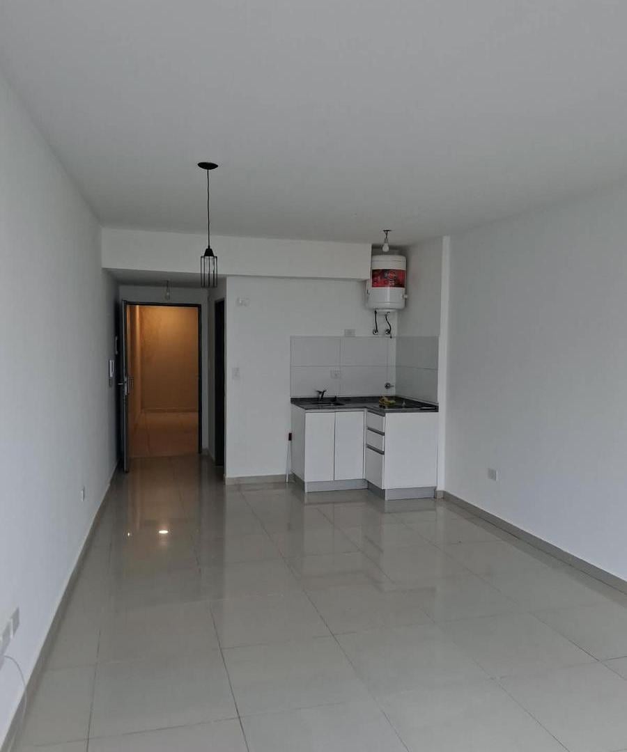Foto de Monoambiente luminoso con balcón – San Cristóbal, imagen 2