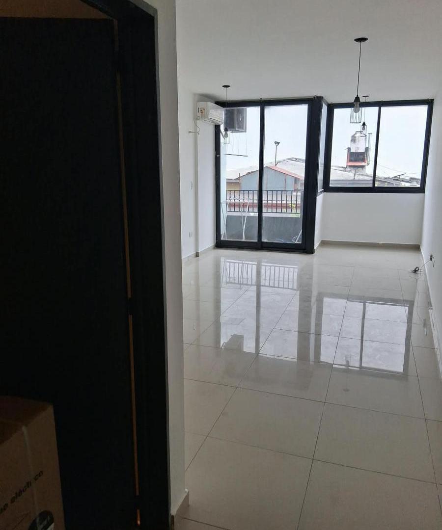 Foto de Monoambiente luminoso con balcón – San Cristóbal, imagen 3