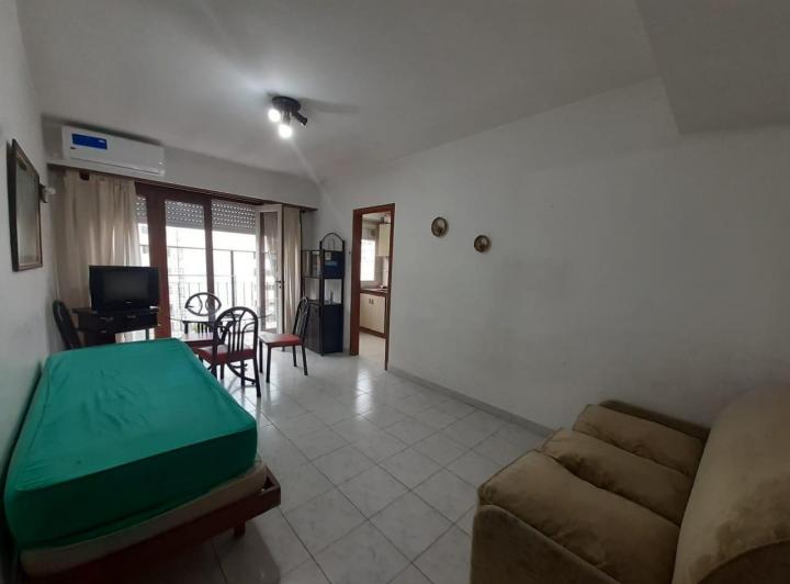 ALQUILER 24 MESES 2 AMBIENTE A LA CALLE CON BALCON SALIENTE 3
