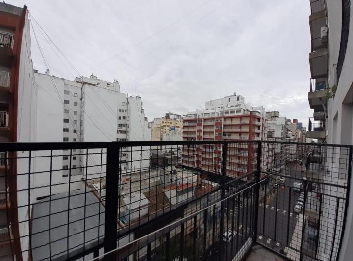 ALQUILER 24 MESES 2 AMBIENTE A LA CALLE CON BALCON SALIENTE 5