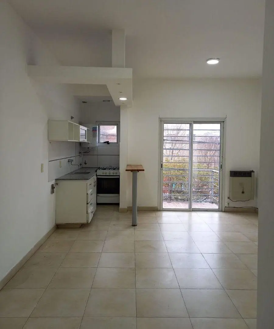 ALQUILER 24 MESES PH 2 AMBIENTES A LA CALLE CON BALCON 2