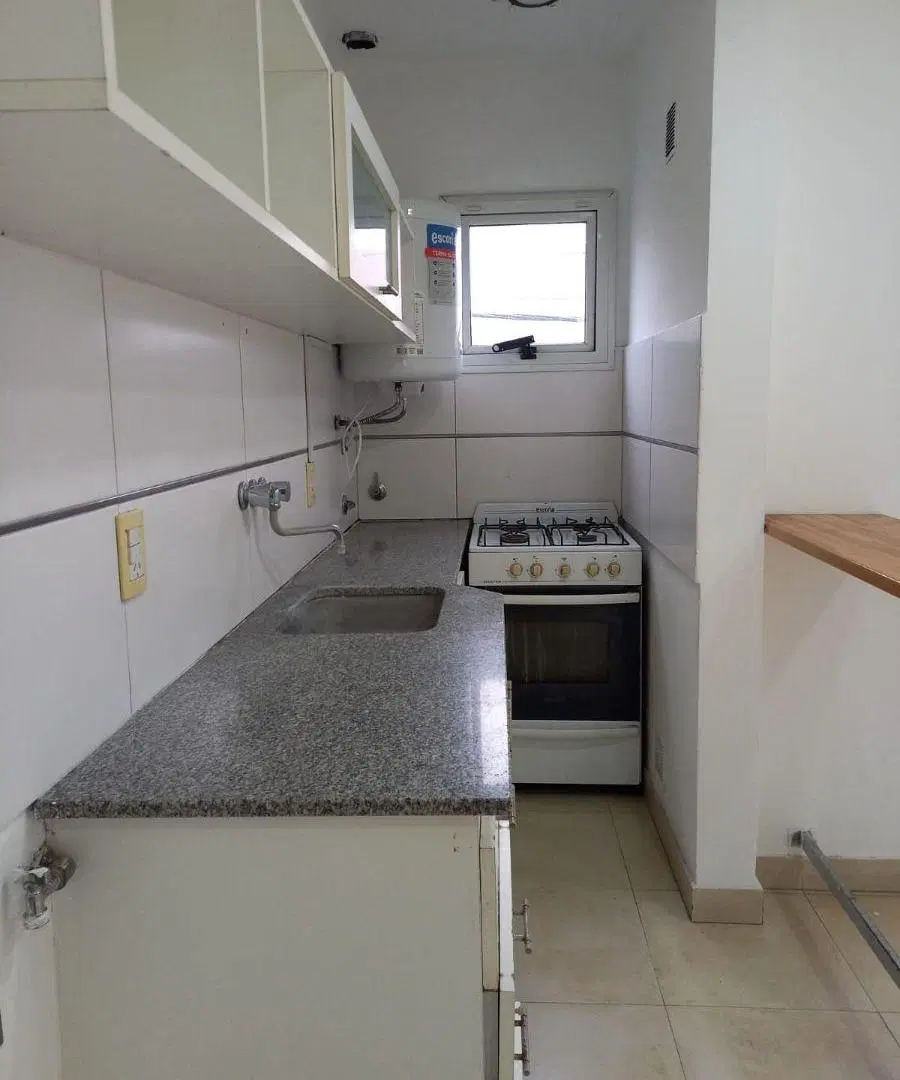 ALQUILER 24 MESES PH 2 AMBIENTES A LA CALLE CON BALCON 1
