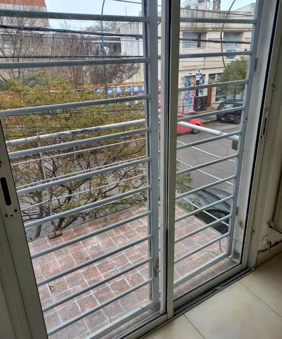 ALQUILER 24 MESES PH 2 AMBIENTES A LA CALLE CON BALCON 3