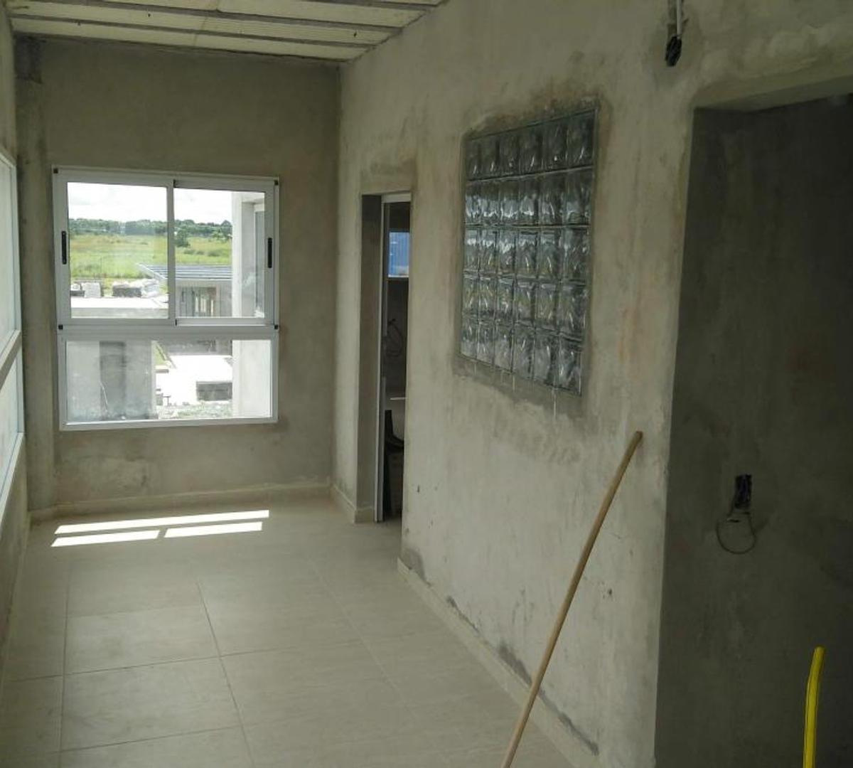 Galpon Planta Industrial en Venta - Ruta 2 Al Km35,5, Abasto 5