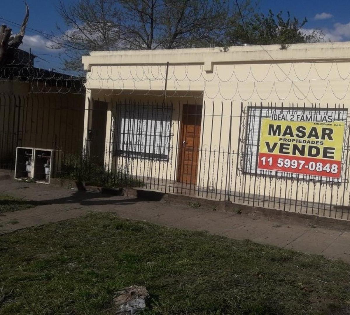 CASA EN VENTA IDEAL DOS FAMILIAS EN BUENA ZONA "CON SERVICIO