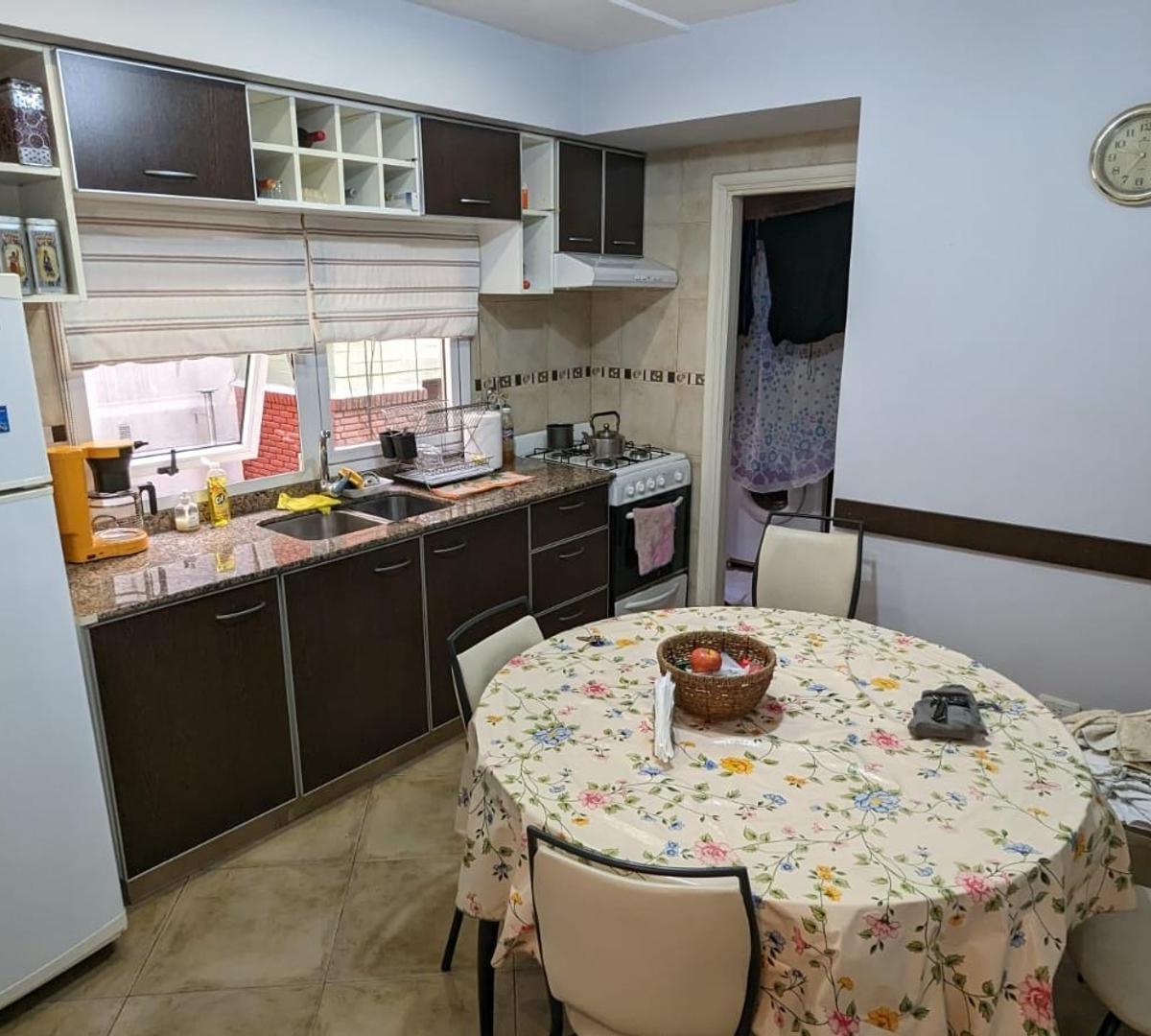 Semipiso de 3 Ambientes Amplios con Cochera Lanus Oeste 5