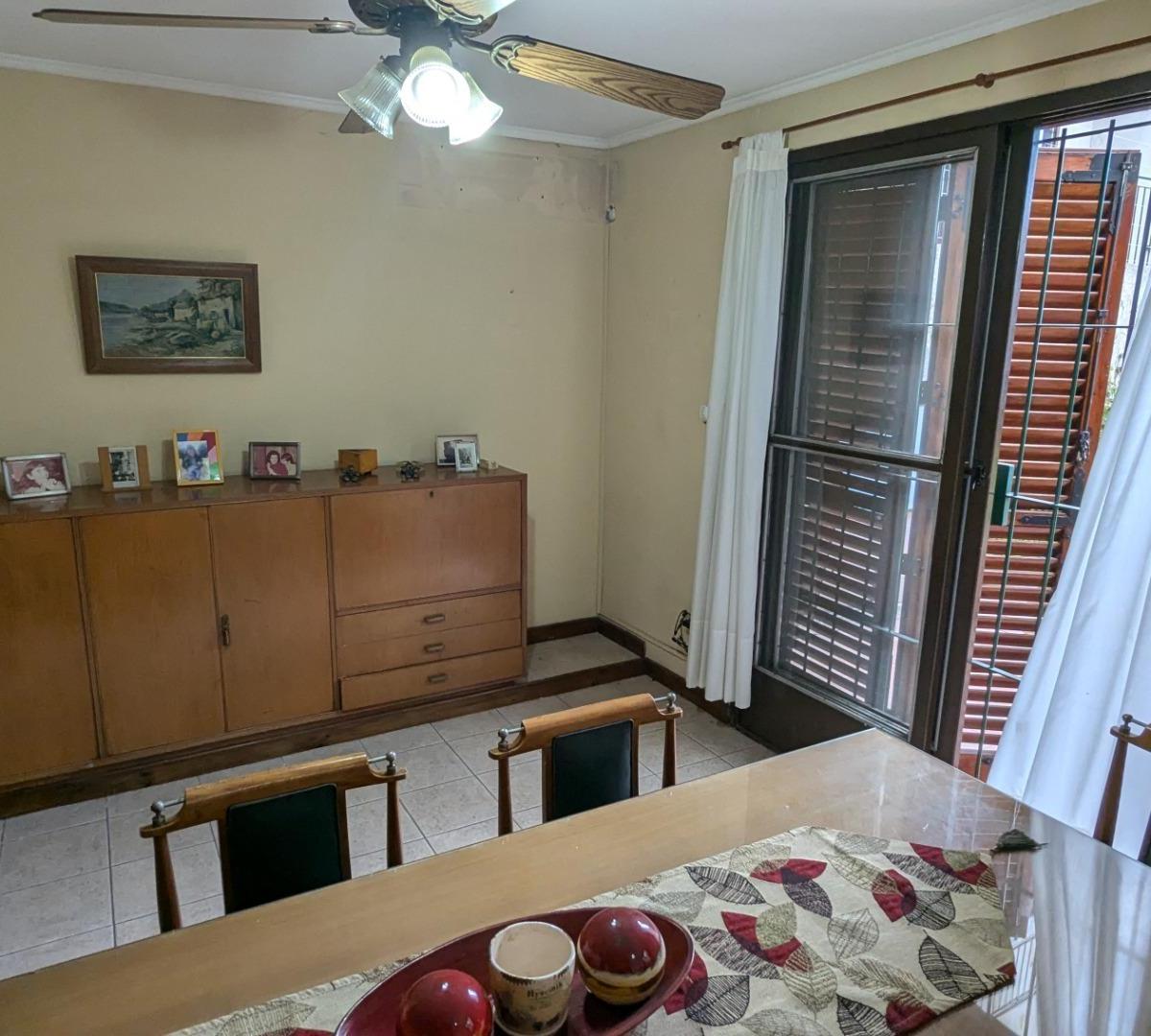 Foto de VENTA Casa + Local y Garaje En - Uriarte al 200, Lanús O, imagen 5