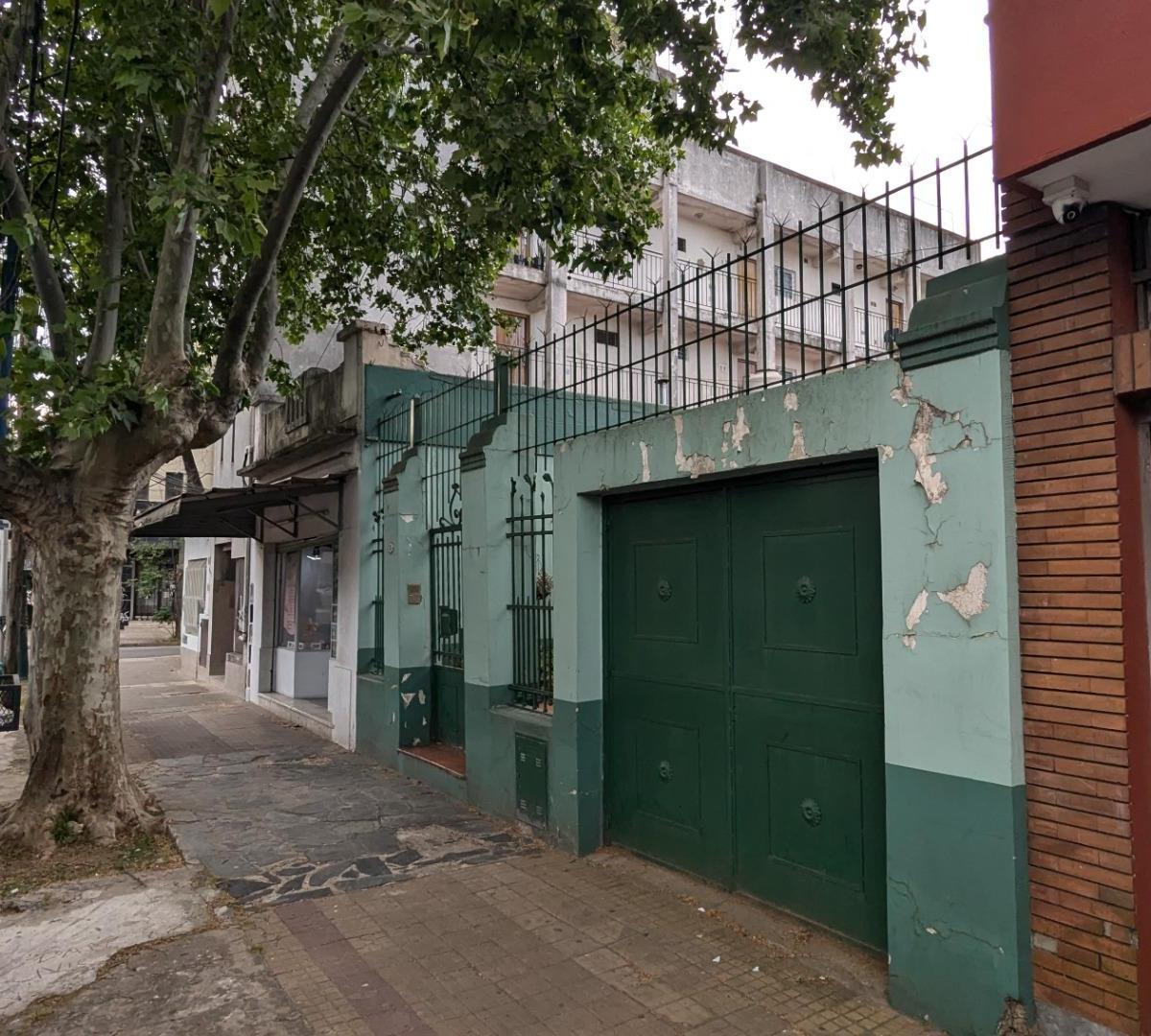 VENTA Casa + Local y Garaje En - Uriarte al 200, Lanús O