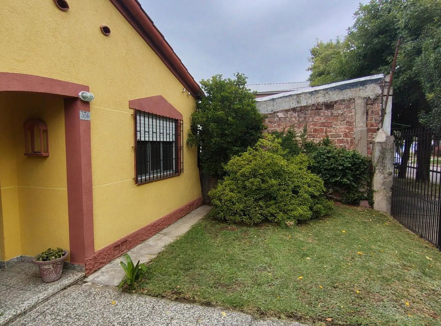 LINDA CASA TECHO A DOS AGUAS 5