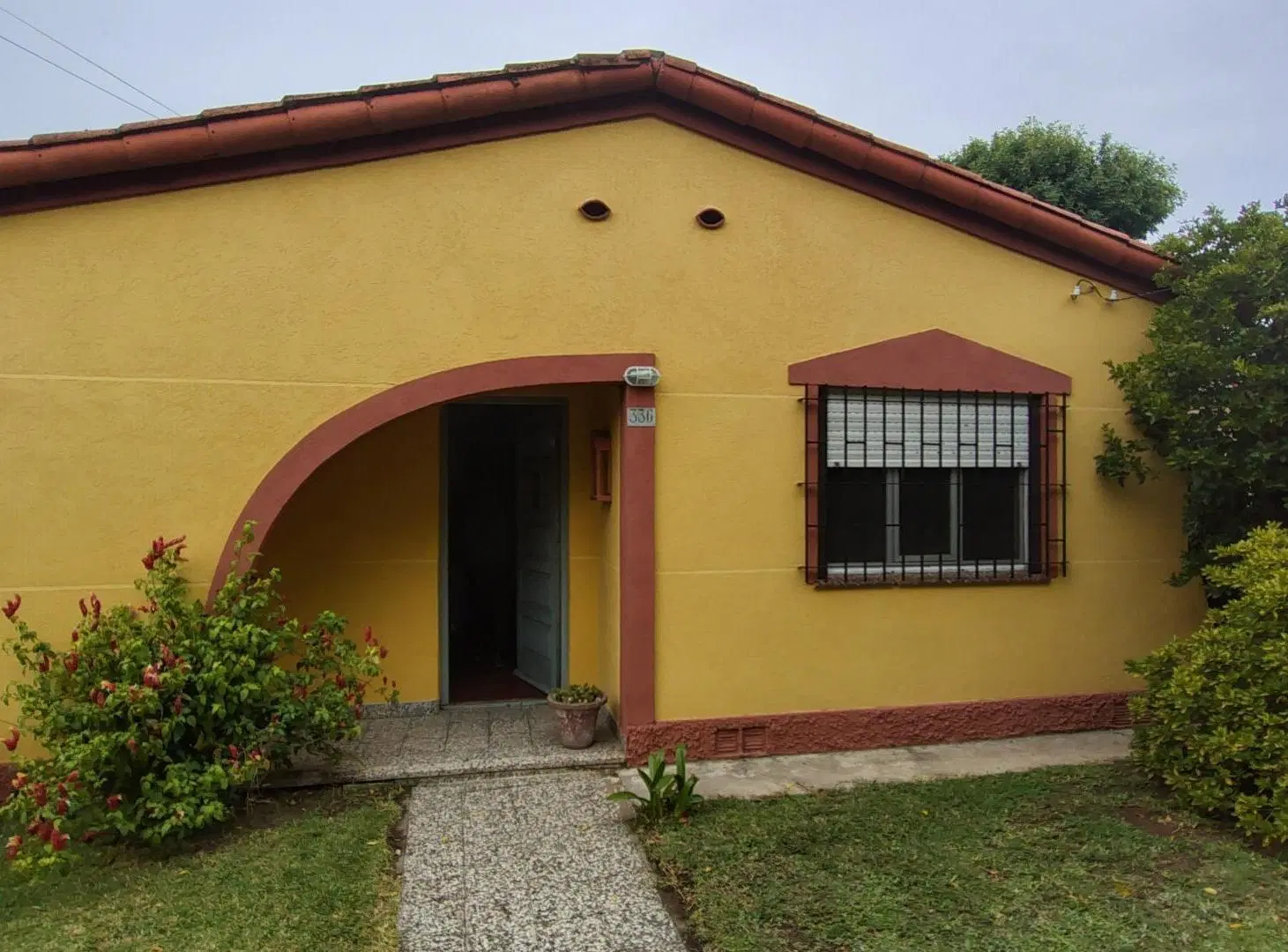 LINDA CASA TECHO A DOS AGUAS 1