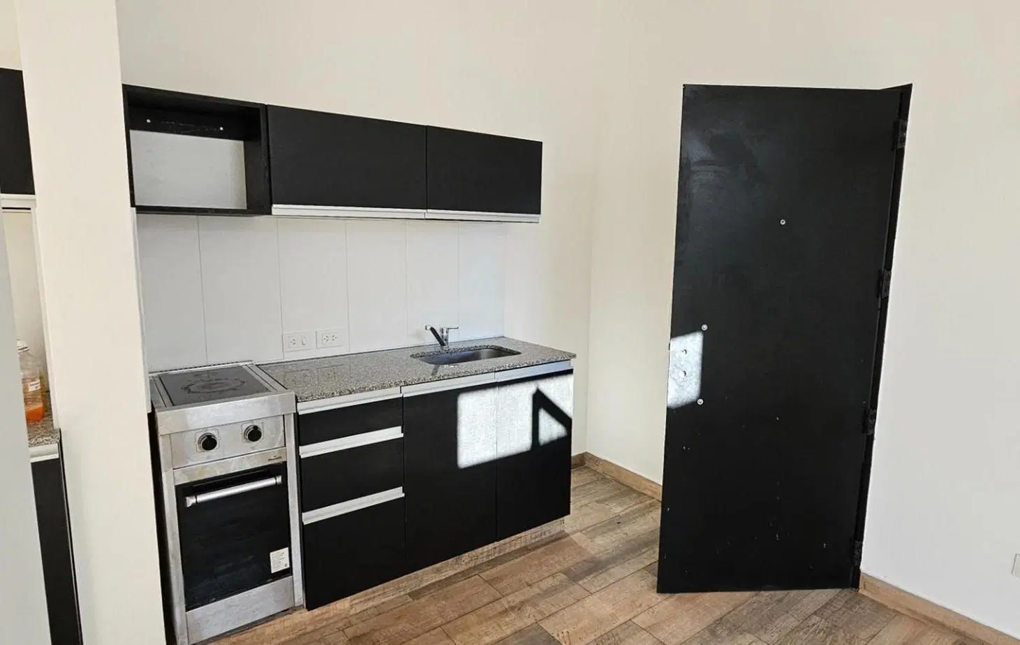 Hermoso monoambiente grande! Lujan 2417 -  $400.000 3