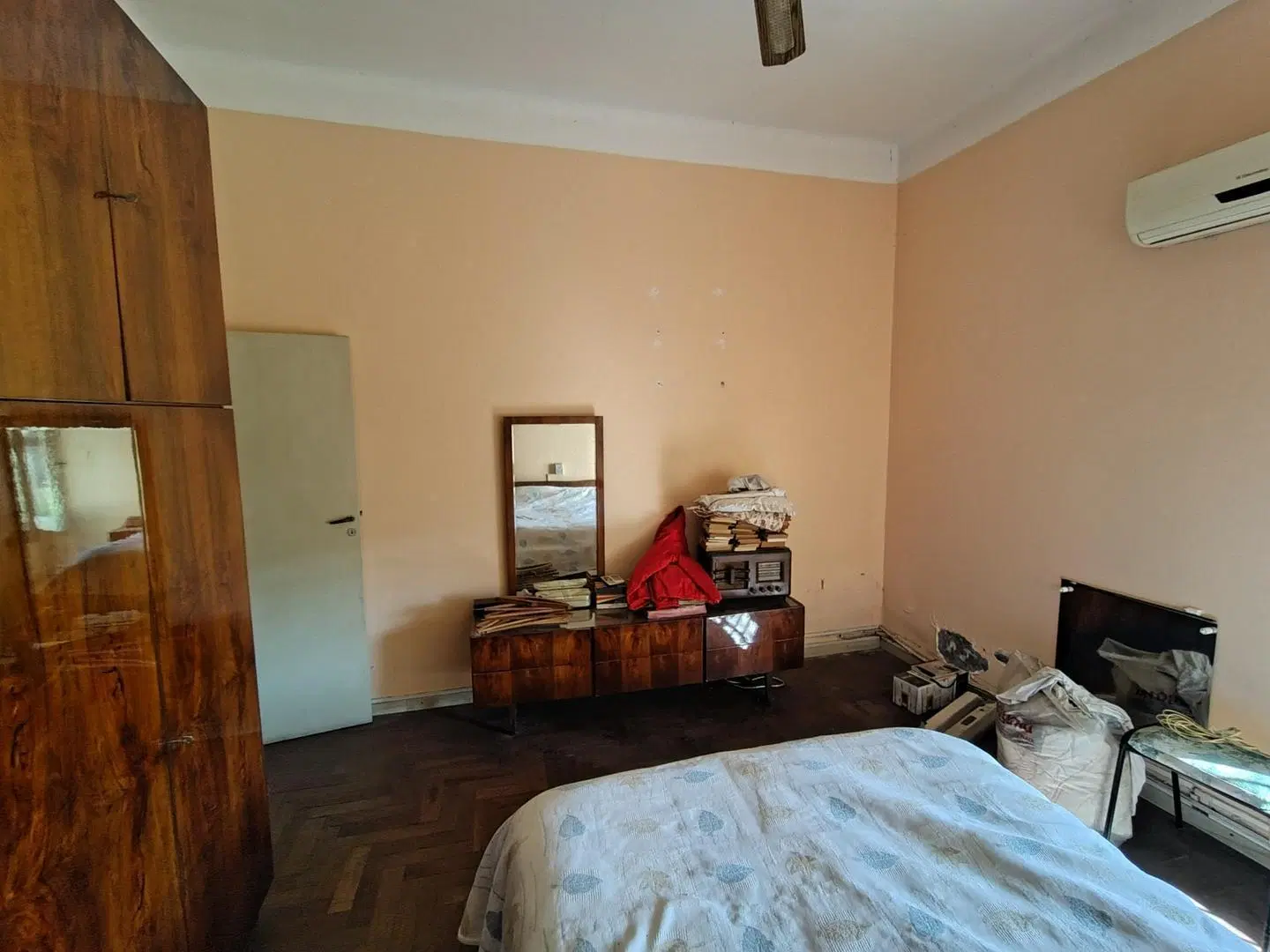 CASA MAS LOTE LINDERO SOBRE ADA. C. URUGUAYO BUENA ZONA 4