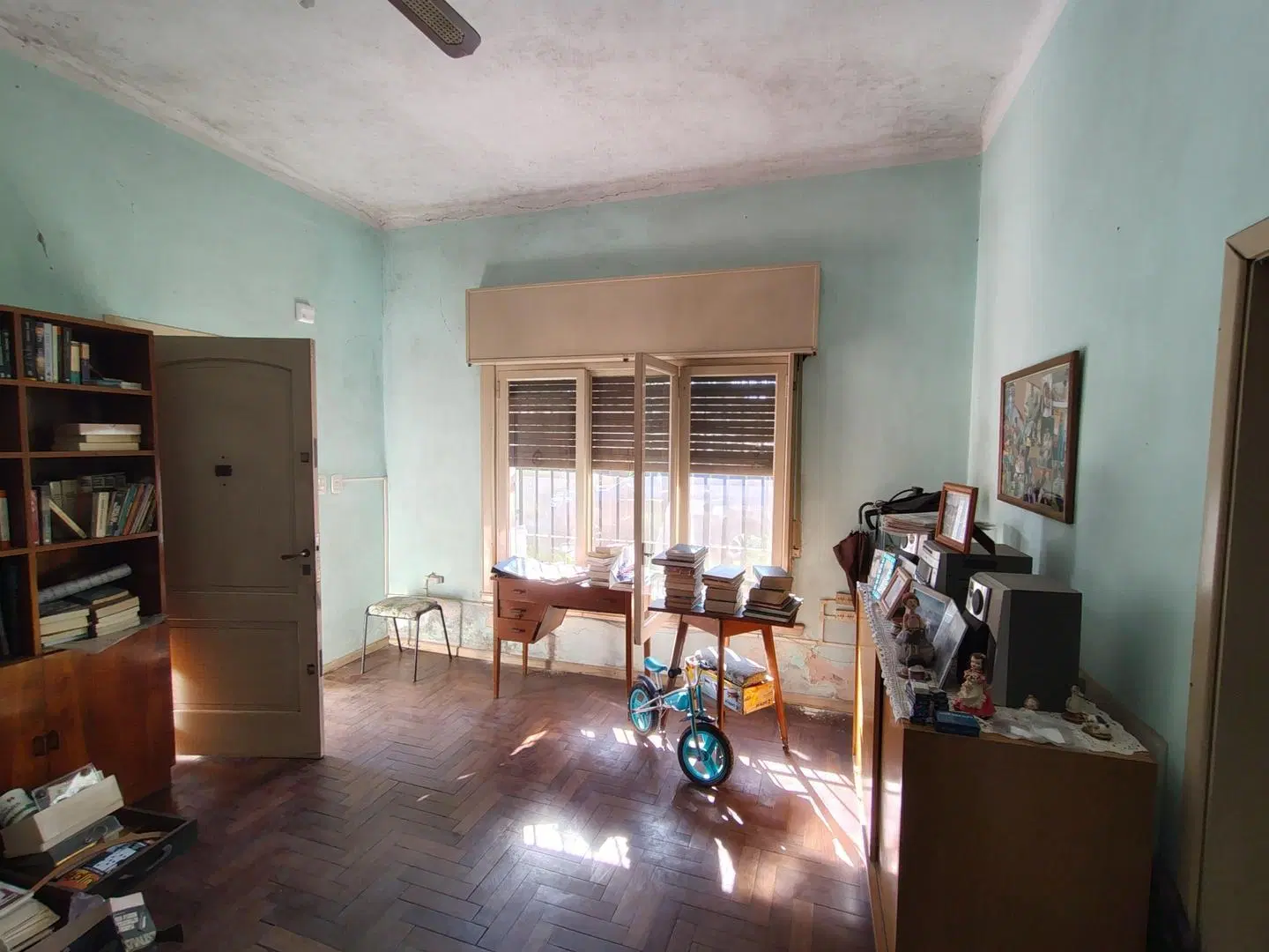CASA MAS LOTE LINDERO SOBRE ADA. C. URUGUAYO BUENA ZONA 1