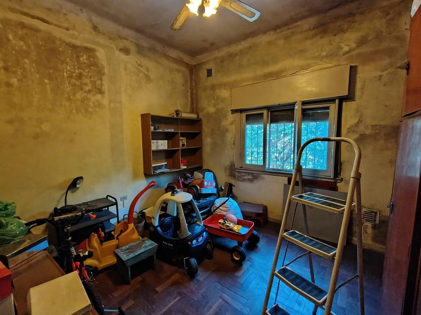 CASA MAS LOTE LINDERO SOBRE ADA. C. URUGUAYO BUENA ZONA 2