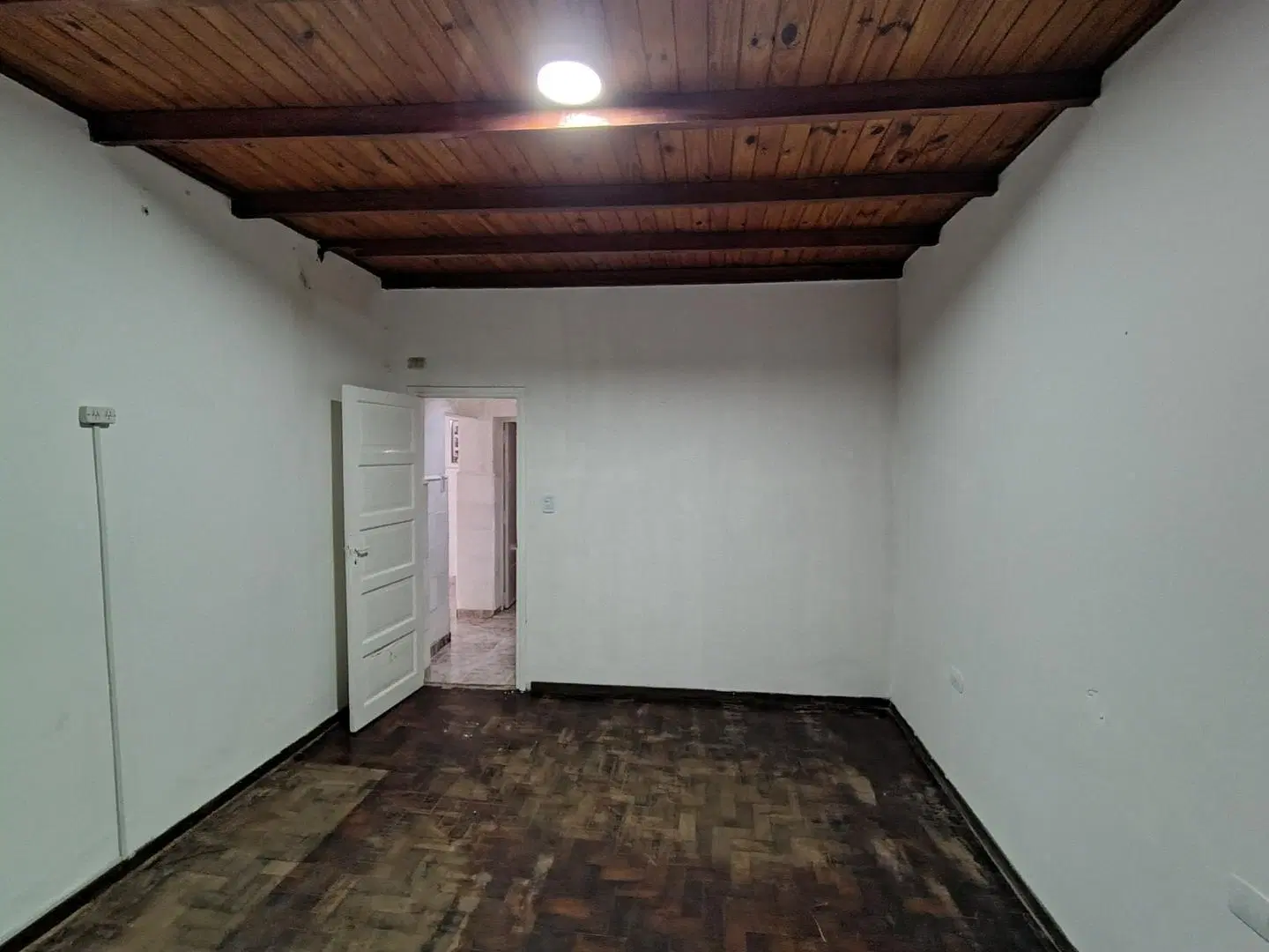 HERMOSA CASA FRENTE AL PARQUE LINEAL DE MONTE CHINGOLO 2