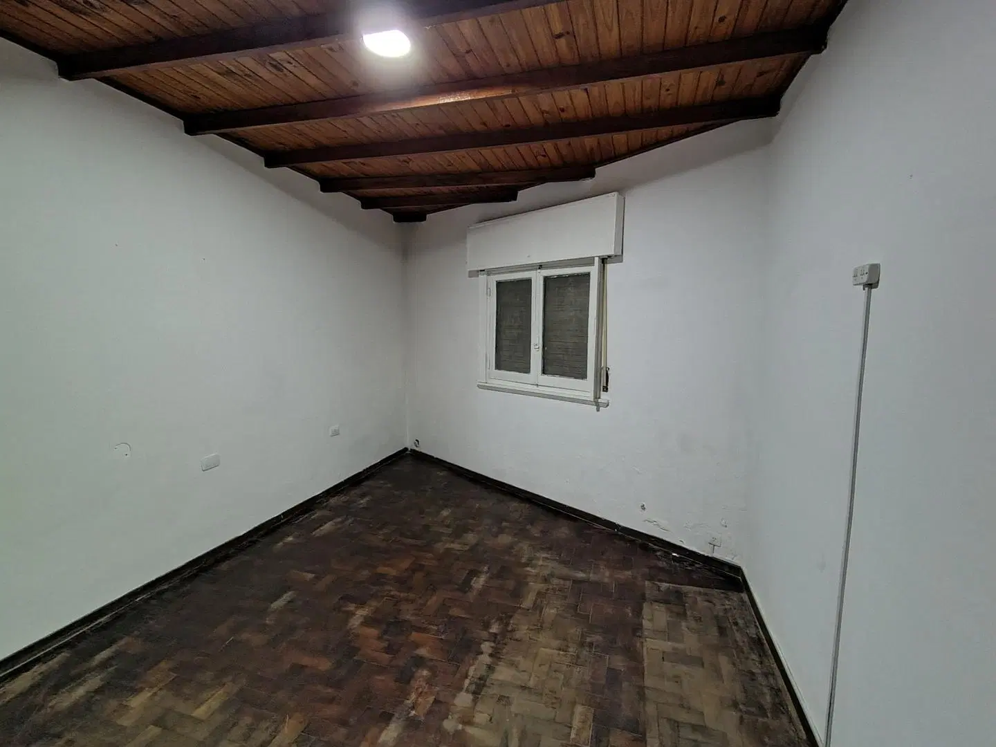 HERMOSA CASA FRENTE AL PARQUE LINEAL DE MONTE CHINGOLO 4